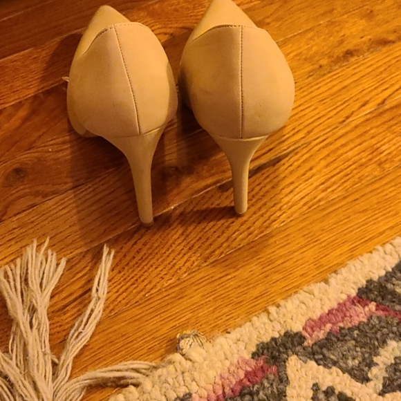 Shoes - Picture 3 of 4